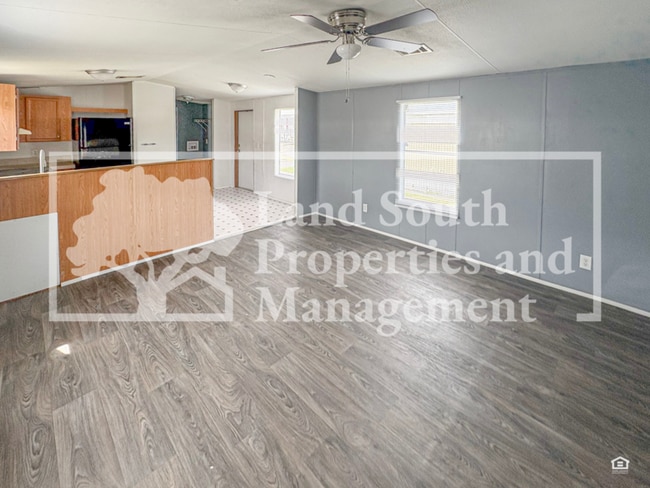 425 Longfellow Blvd in Lakeland, FL - Foto de edificio - Building Photo