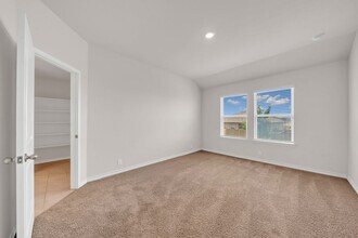 5558 Stormie Keep in San Antonio, TX - Foto de edificio - Building Photo