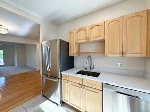 55 Saugatuck Ave in Westport, CT - Building Photo - Building Photo