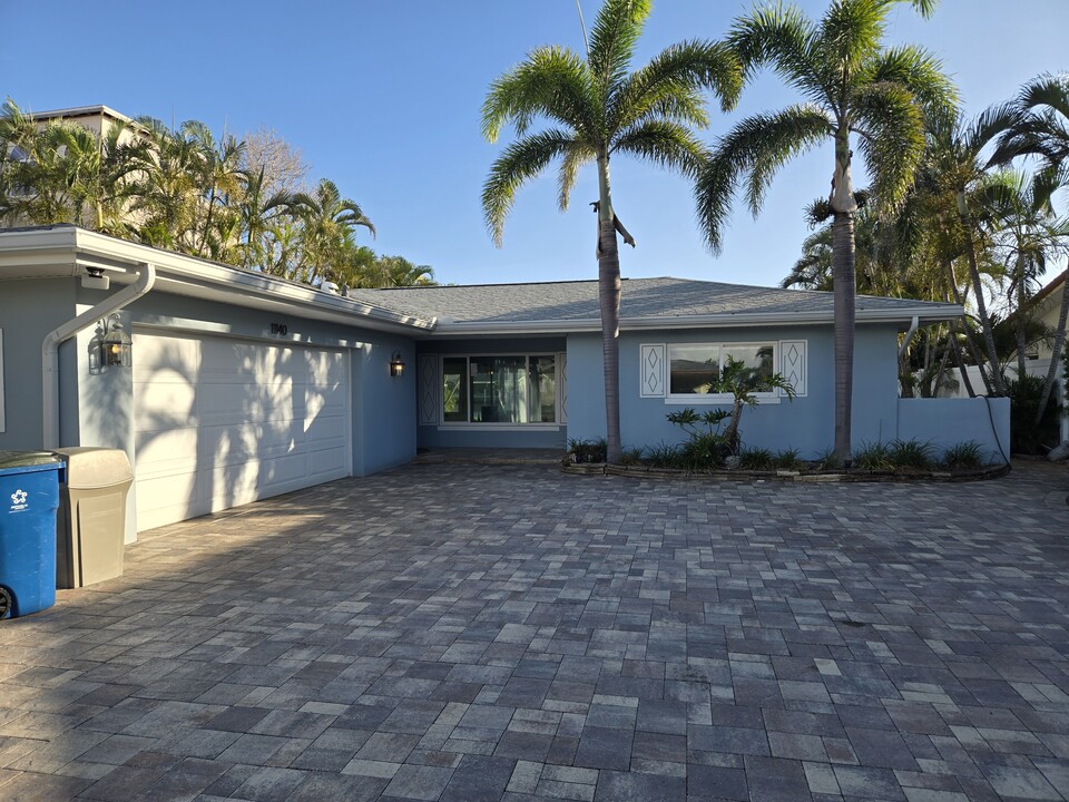 11140 5th St E in Treasure Island, FL - Building Photo