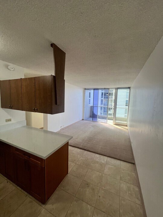 2651 Kuilei St in Honolulu, HI - Building Photo