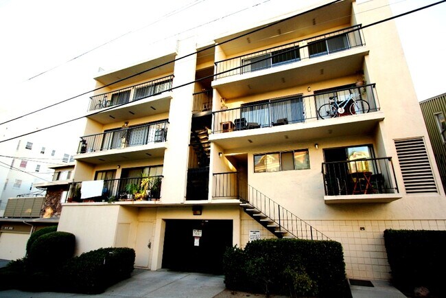 1940 Lakeshore Ave in Oakland, CA - Foto de edificio - Building Photo