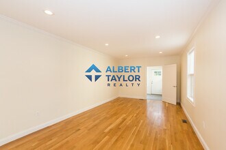 217 Arlington St, Unit 1 in Medford, MA - Building Photo - Building Photo