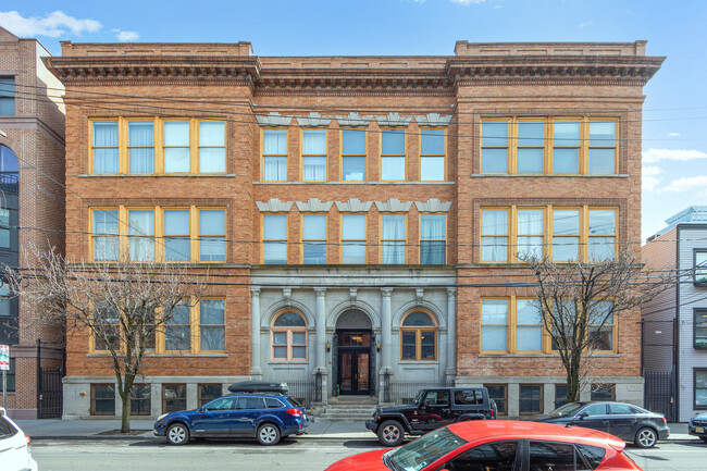 60 Erie St in Jersey City, NJ - Building Photo - Building Photo