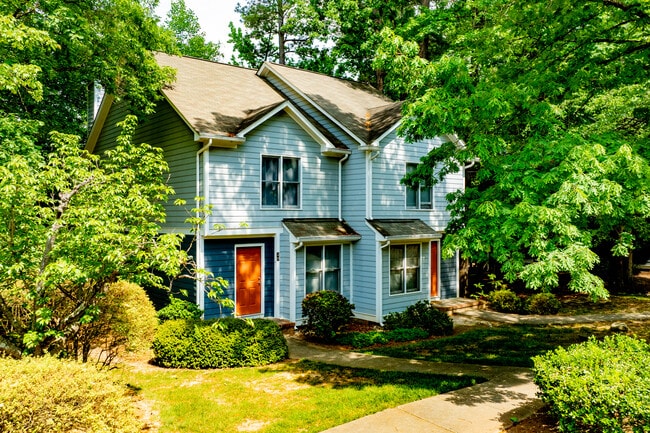 Southpoint Glen in Durham, NC - Foto de edificio - Building Photo