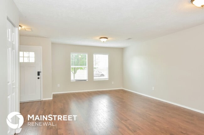 2763 Sutherland Dr in Thompson's Station, TN - Foto de edificio - Building Photo