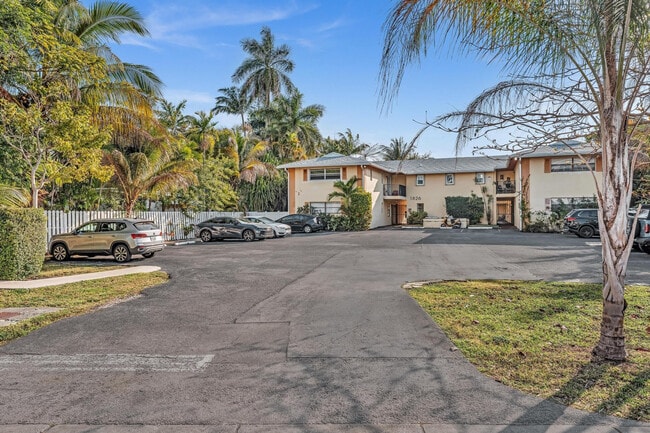 1826 N Dixie Hwy in Fort Lauderdale, FL - Building Photo - Building Photo