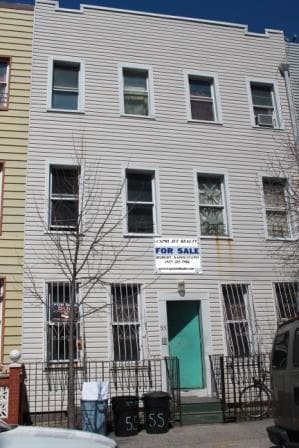 55 Ten Eyck St in Brooklyn, NY - Foto de edificio