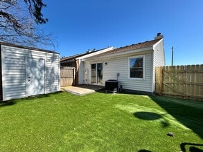 5541 Lynbrook Landing in Virginia Beach, VA - Foto de edificio - Building Photo