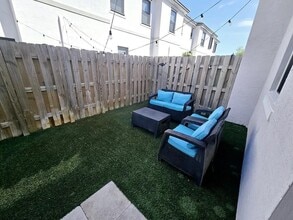 518 SW 19th Way in Fort Lauderdale, FL - Building Photo - Building Photo