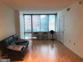 555 Massachusetts Ave NW in Washington, DC - Building Photo - Building Photo