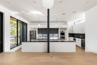 1603 Chelsea Ln in Austin, TX - Building Photo - Building Photo