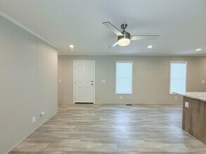 52962 N Yorktown Ct in Chesterfield, MI - Foto de edificio - Building Photo