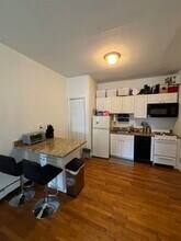 361 1st St in Hoboken, NJ - Foto de edificio - Building Photo