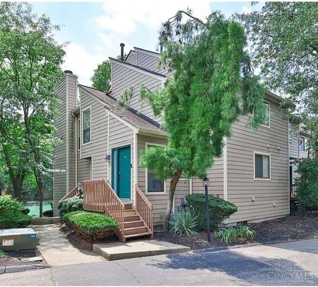 property at 9462 Hunters Creek Dr