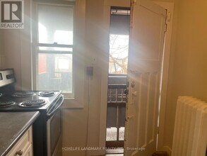 985 Main St E in Hamilton, ON - Building Photo - Building Photo