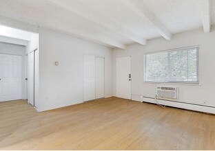 OakView Apartments in Lakewood, CO - Foto de edificio - Building Photo