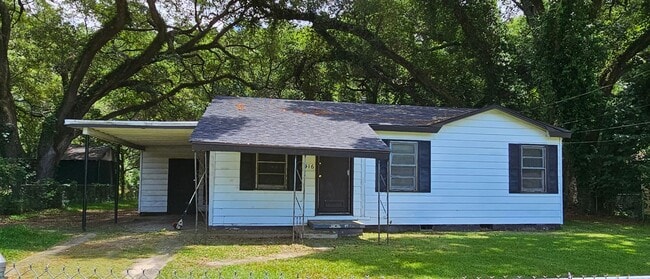 property at 416 Williams St