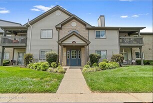10405 Trotters Pointe Dr, Unit 204 in Louisville, KY - Building Photo