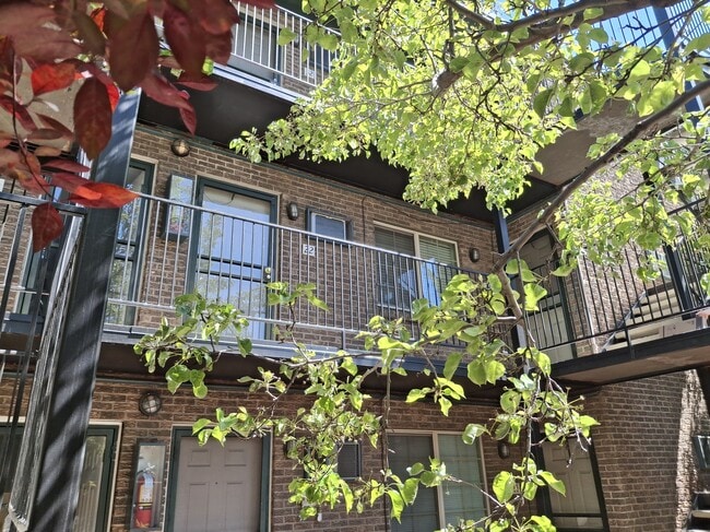 70 N Grant St in Denver, CO - Foto de edificio - Building Photo