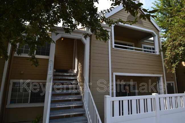 property at 1462 E Foxboro Dr