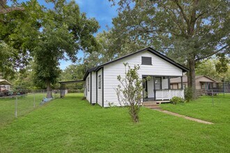 406 Bardash St in Cleveland, TX - Building Photo - Building Photo