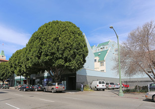 Frank G Mar Apartments in Oakland, CA - Foto de edificio - Building Photo