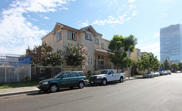 1403 Connecticut St in Los Angeles, CA - Foto de edificio - Building Photo