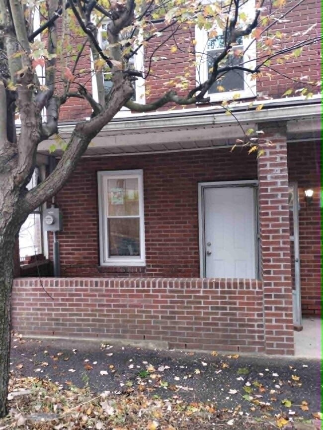 property at 172-172 Market St