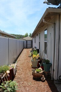 436 Crystal Dr photo'