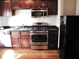 211 Elm St, Unit 1 in Cambridge, MA - Building Photo