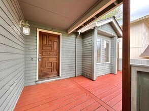 7931 SW Bond St in Tigard, OR - Building Photo - Building Photo
