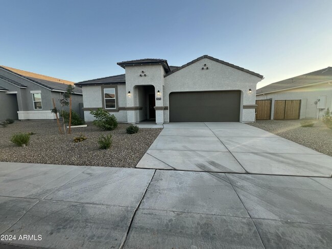 1575 E Lardner Dr in Casa Grande, AZ - Building Photo - Building Photo