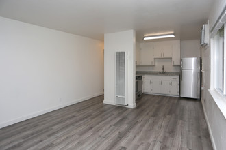 McClellan Apartments in North Highlands, CA - Building Photo - Interior Photo