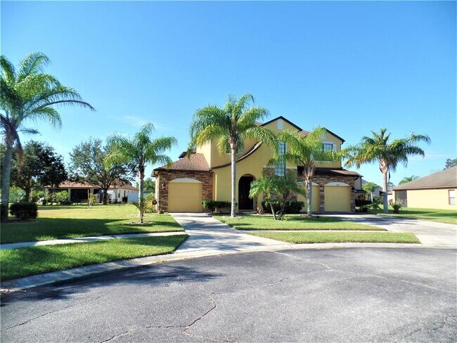 3240 Pineapple Isle Dr