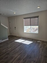 8512 W Cordero Dr in Magna, UT - Building Photo - Building Photo