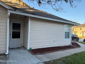 3554 Rain Forest Dr W in Jacksonville, FL - Building Photo - Building Photo