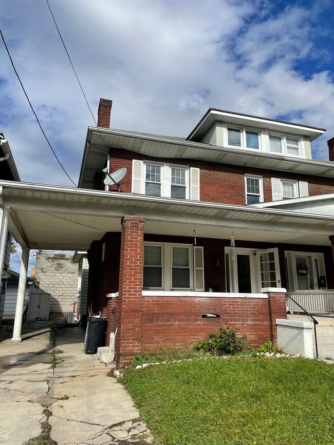 933 W King St in York, PA - Building Photo - Building Photo