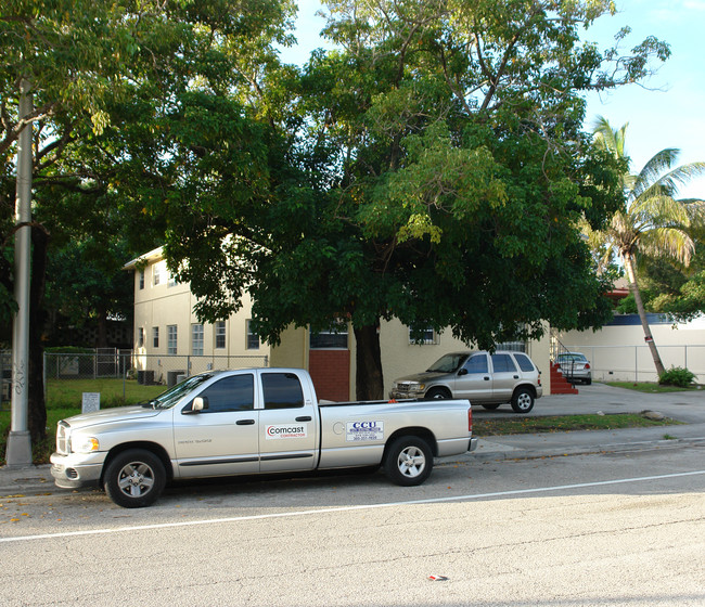 550 NE 61st St in Miami, FL - Foto de edificio - Building Photo