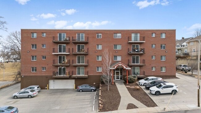 The Park Terrace in Omaha, NE - Building Photo - Building Photo