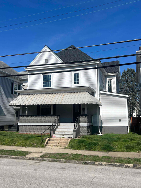 1224 2nd St in Moundsville, WV - Building Photo