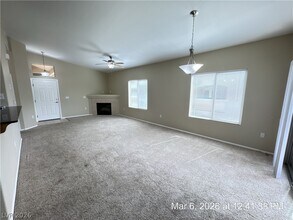 8985 S Durango Dr in Las Vegas, NV - Building Photo - Building Photo