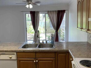 1084 Longfellow Cir in Sarasota, FL - Building Photo - Building Photo