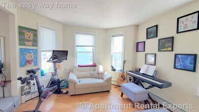 383 Columbia St in Cambridge, MA - Foto de edificio - Building Photo