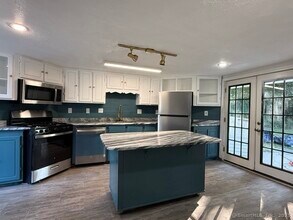 19 Crouch St in Groton, CT - Building Photo - Building Photo