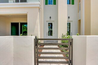 12556 Gross Pointe Dr in Palm Beach Gardens, FL - Building Photo - Building Photo