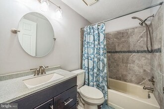 2311 Greenwood Dr in Lindenwold, NJ - Building Photo - Building Photo