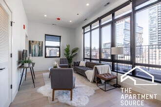 153 E Ohio St in Chicago, IL - Building Photo - Building Photo