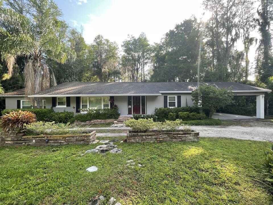18109 Crawley Rd in Odessa, FL - Building Photo