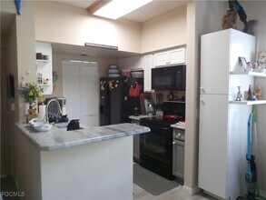 15655 Ocean Walk Circle in Ft. Myers, FL - Foto de edificio - Building Photo